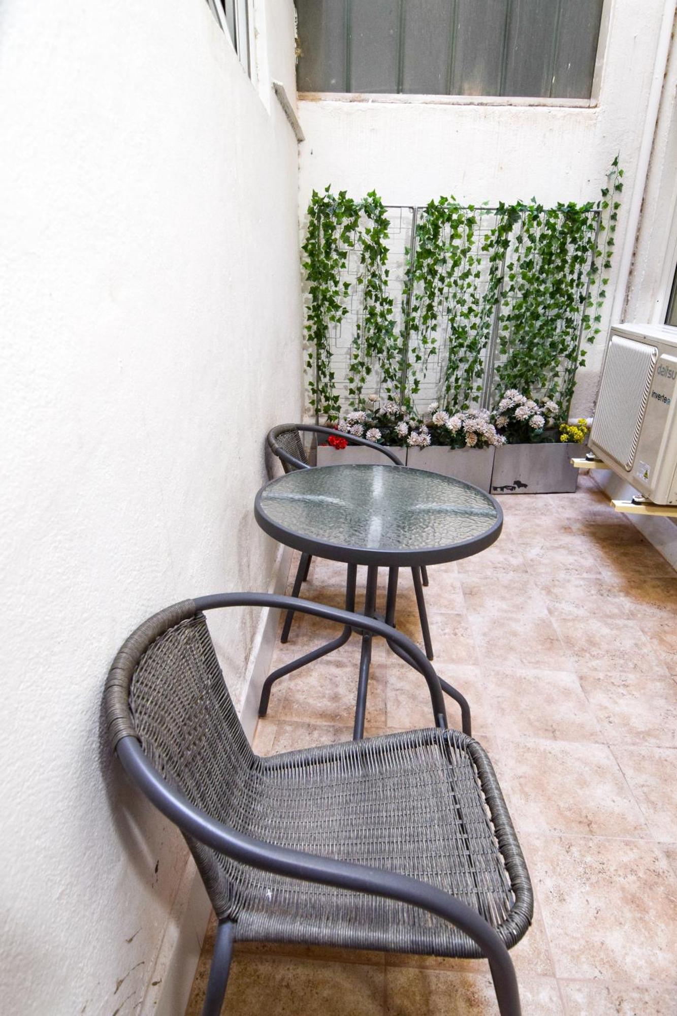 Letmalaga Square Merced Экстерьер фото